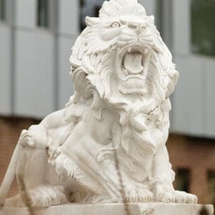 A white lion statue