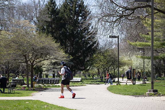 Students walking around the Hammond Campus