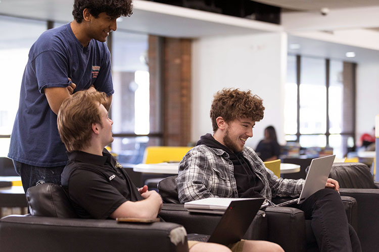 PNW students work on computers