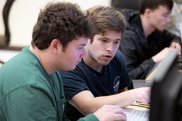 PNW students collaborate in a computer lab