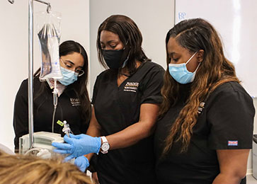 PNW nursing students work on a clinical exercise