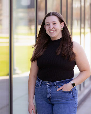 A PNW student outdoors in jeans